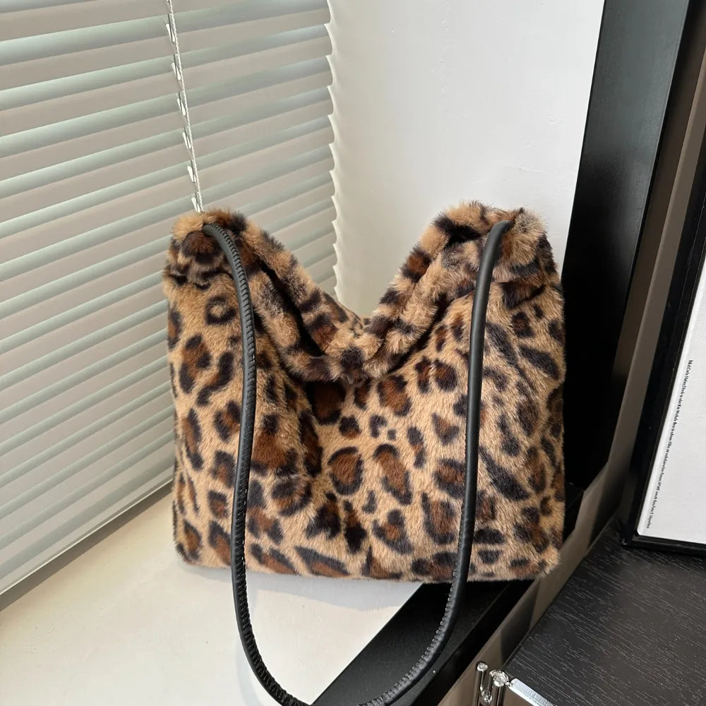 Sac bandoulière en peluche léopard