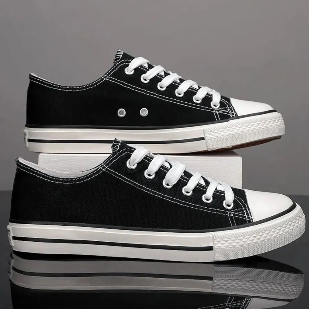 Baskets en toile à lacets et bout rond