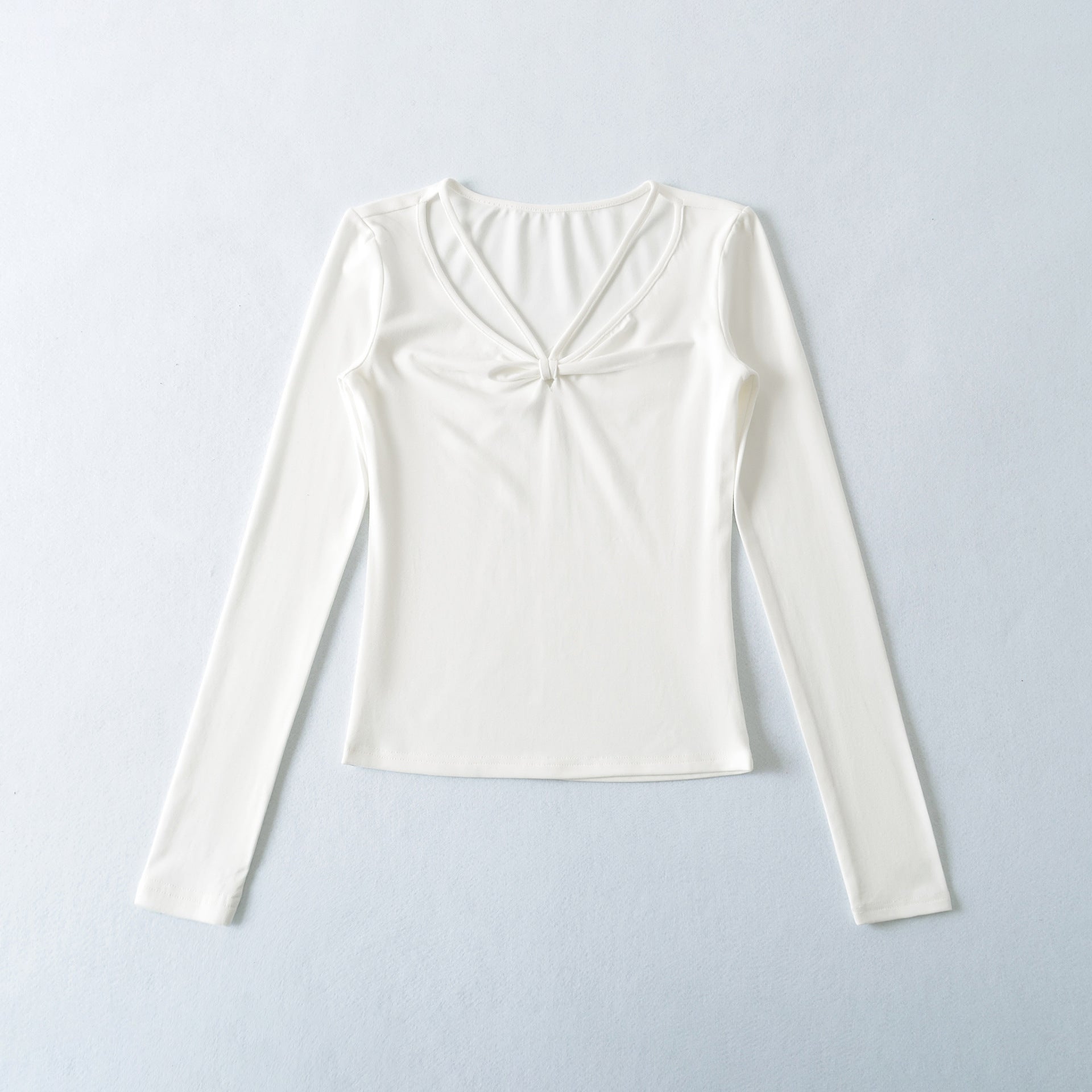 T-shirt à manches longues plissé, col en V et lacets