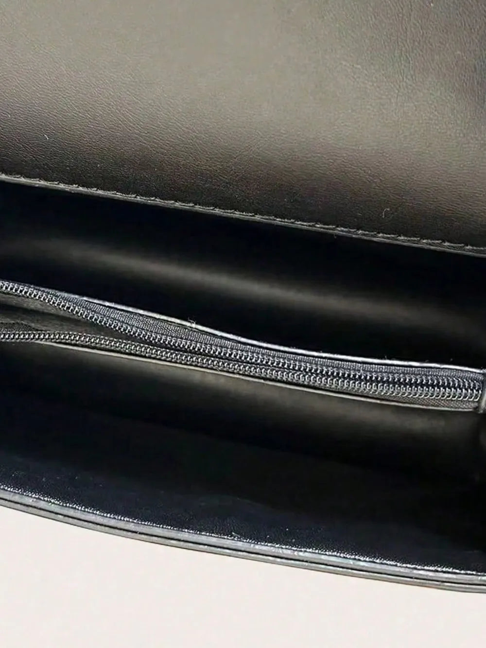 Sac à main avec bandoulière amovible et chaîne