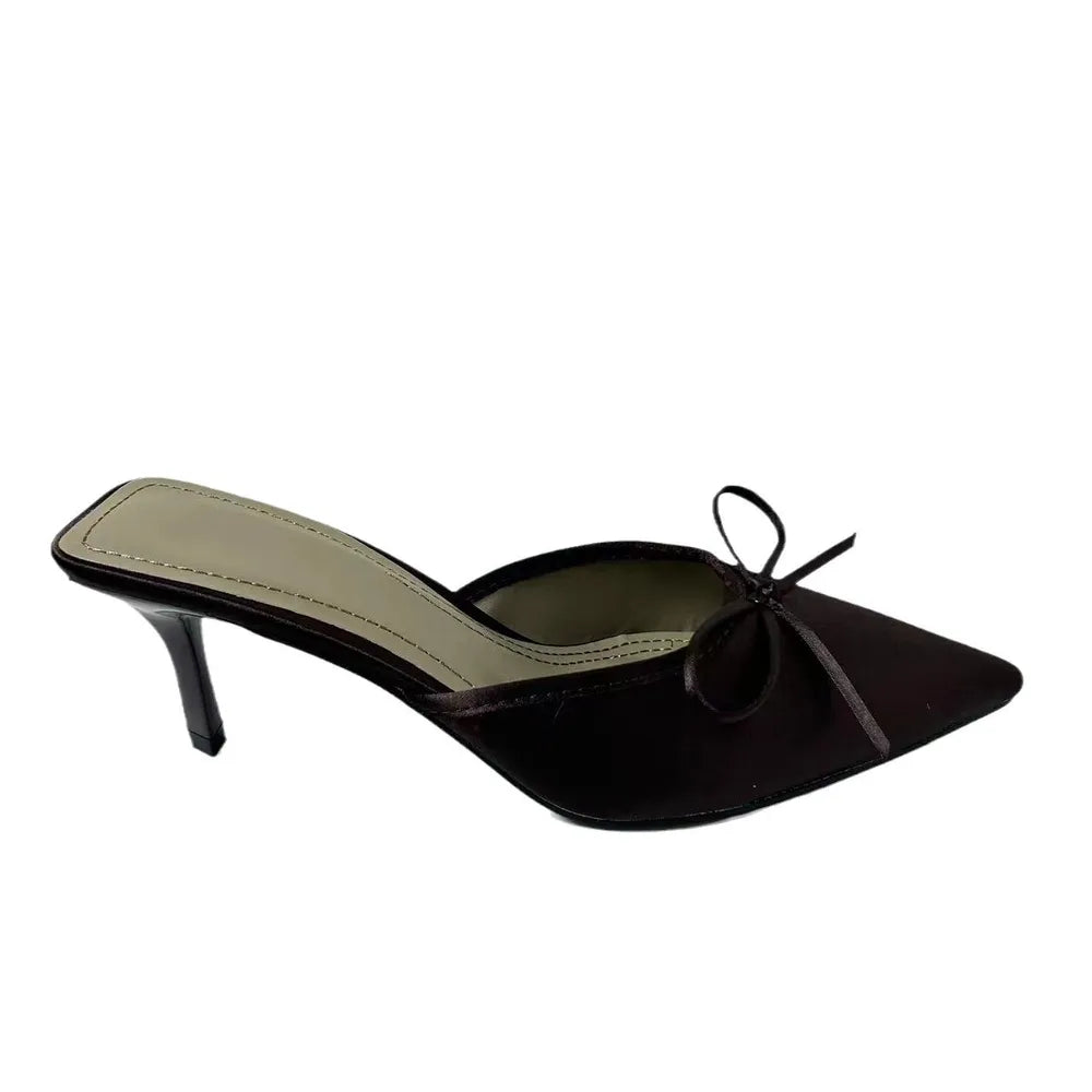 Escarpins marron foncé à bout pointu