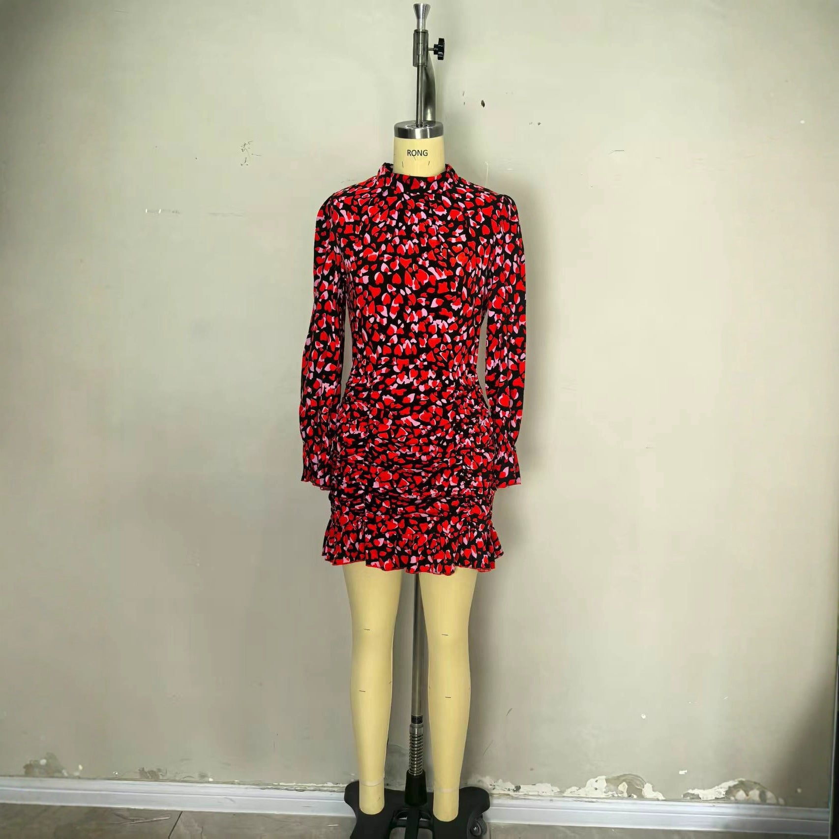 Robe plissée imprimée à manches longues