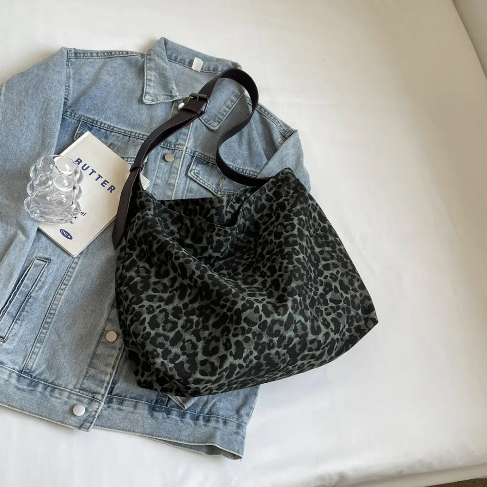 Sac cabas léopard à bandoulière ajustable