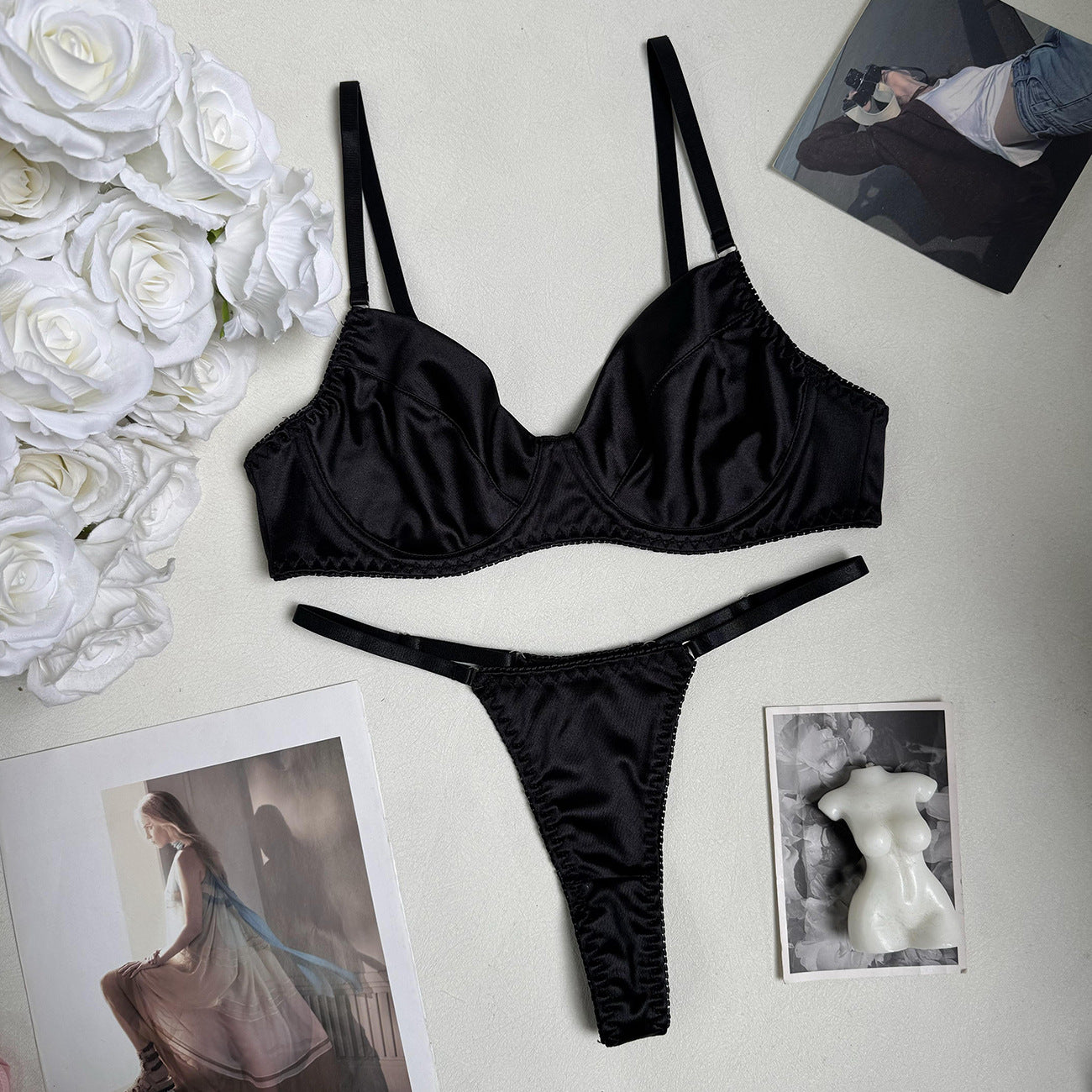 Ensemble soutien-gorge à armatures classique et sexy deux pièces en satin fleuri à armatures