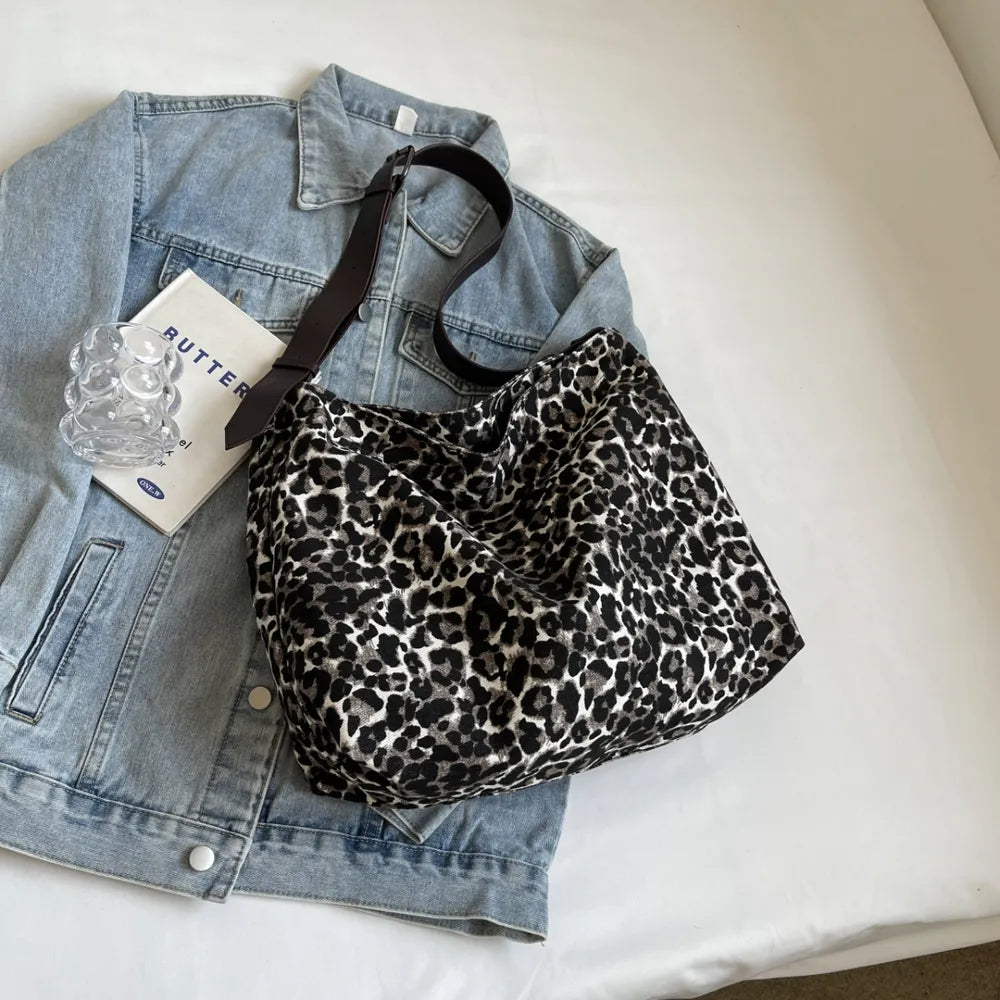 Sac cabas léopard à bandoulière ajustable