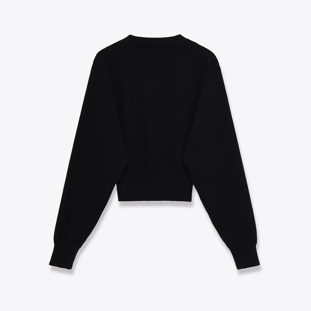 pull à col rond et manches longues tricoté