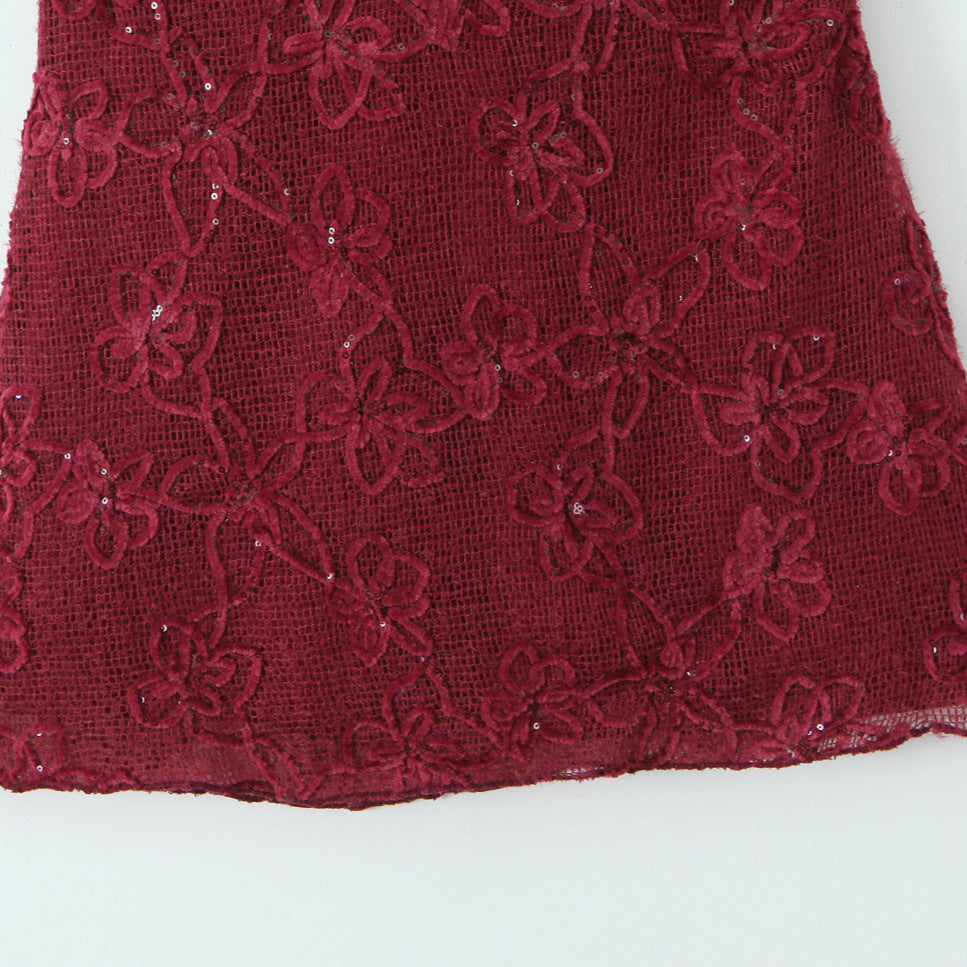 Robe dos nu en résille brodée et sequins, style tendance