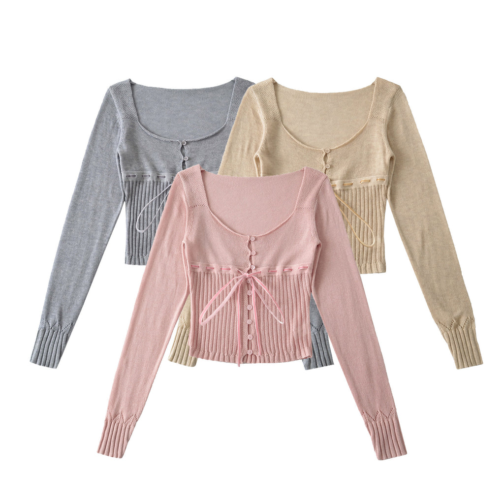 Haut à col carré, manches longues, coupe ajustée et boutonnage simple