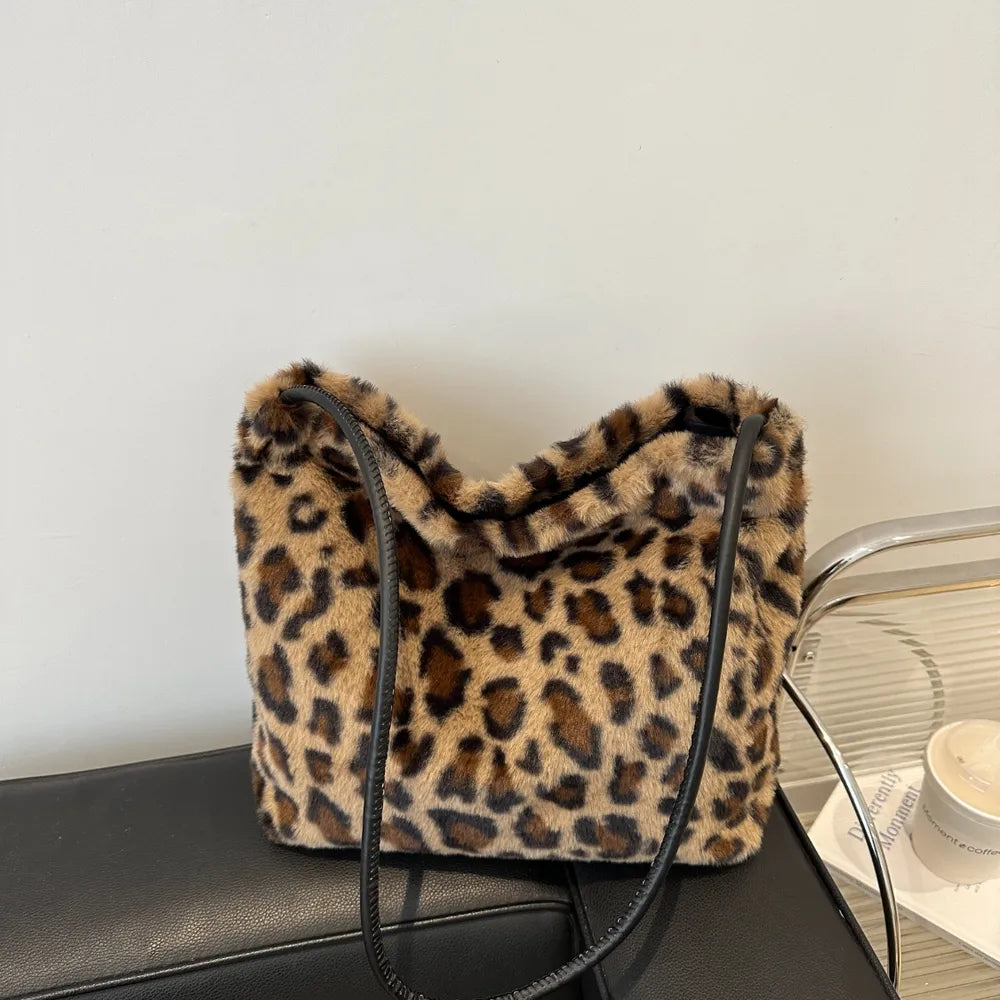 Sac bandoulière en peluche léopard