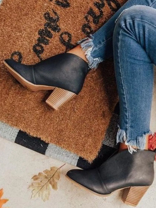 Bottines à bout pointu et à talons compensés