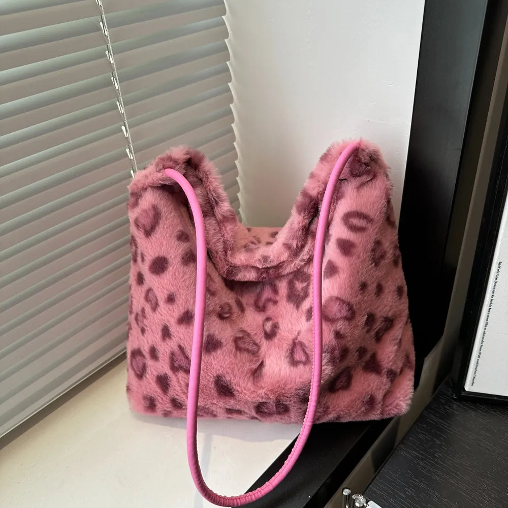Sac bandoulière en peluche léopard