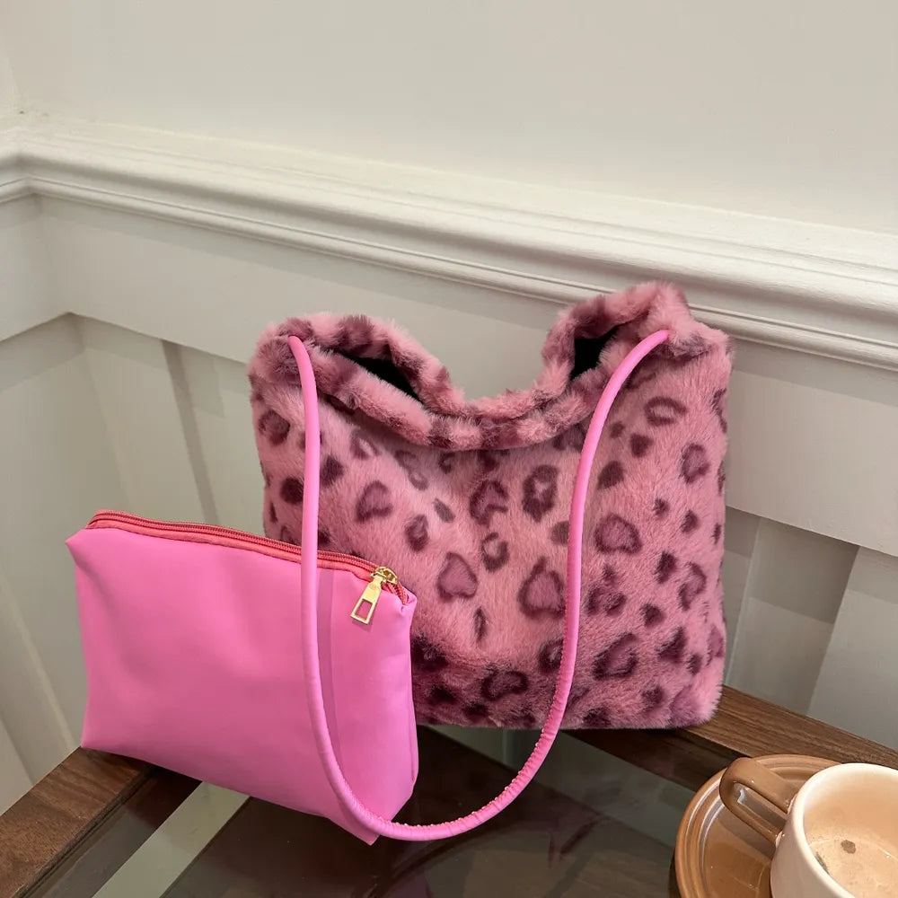 Sac bandoulière en peluche léopard