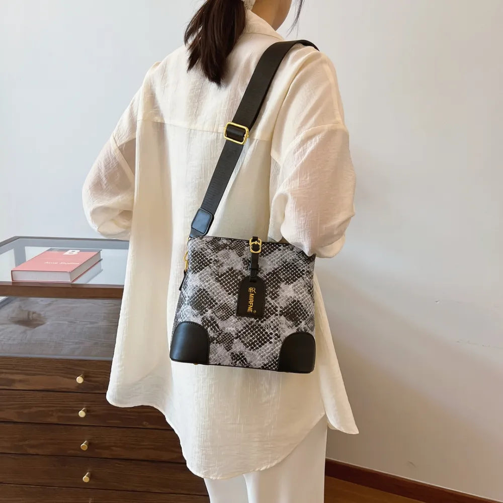 Sac bandoulière imprimé serpent