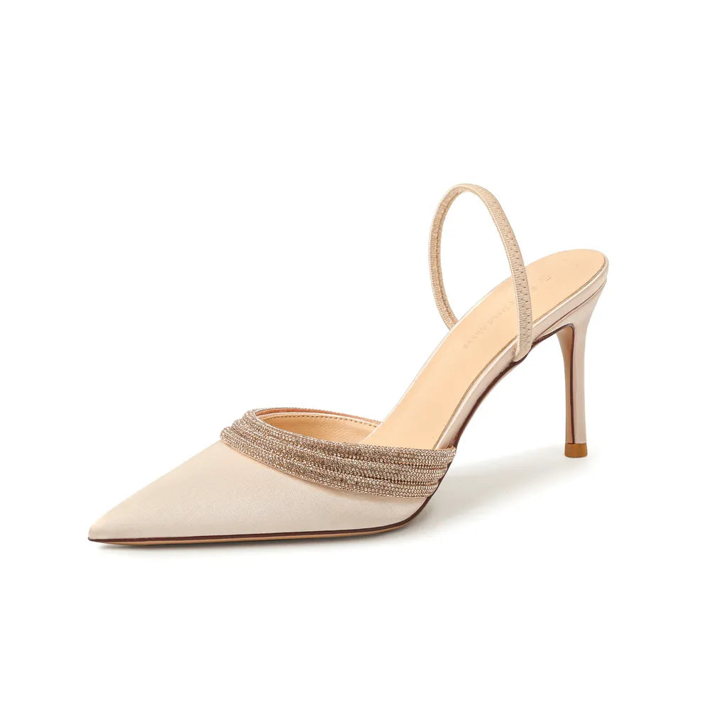 Escarpins à bout pointu ornés de strass