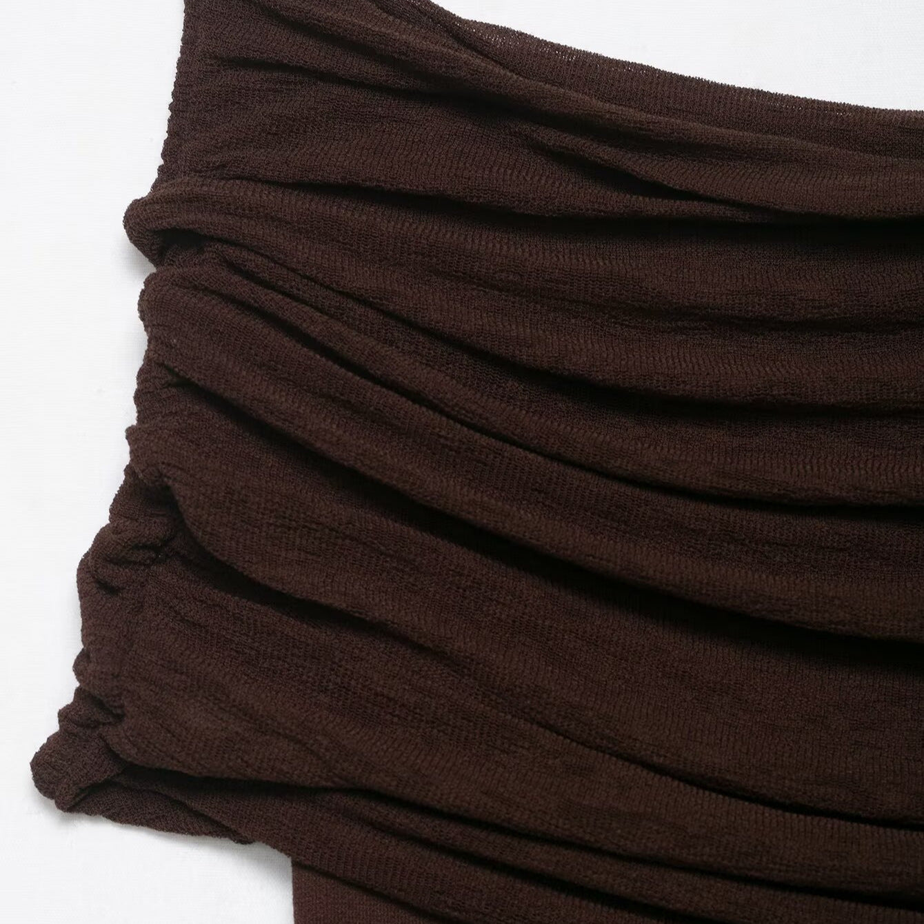 Robe en maille asymétrique à épaule dénudées, nouvelle collection