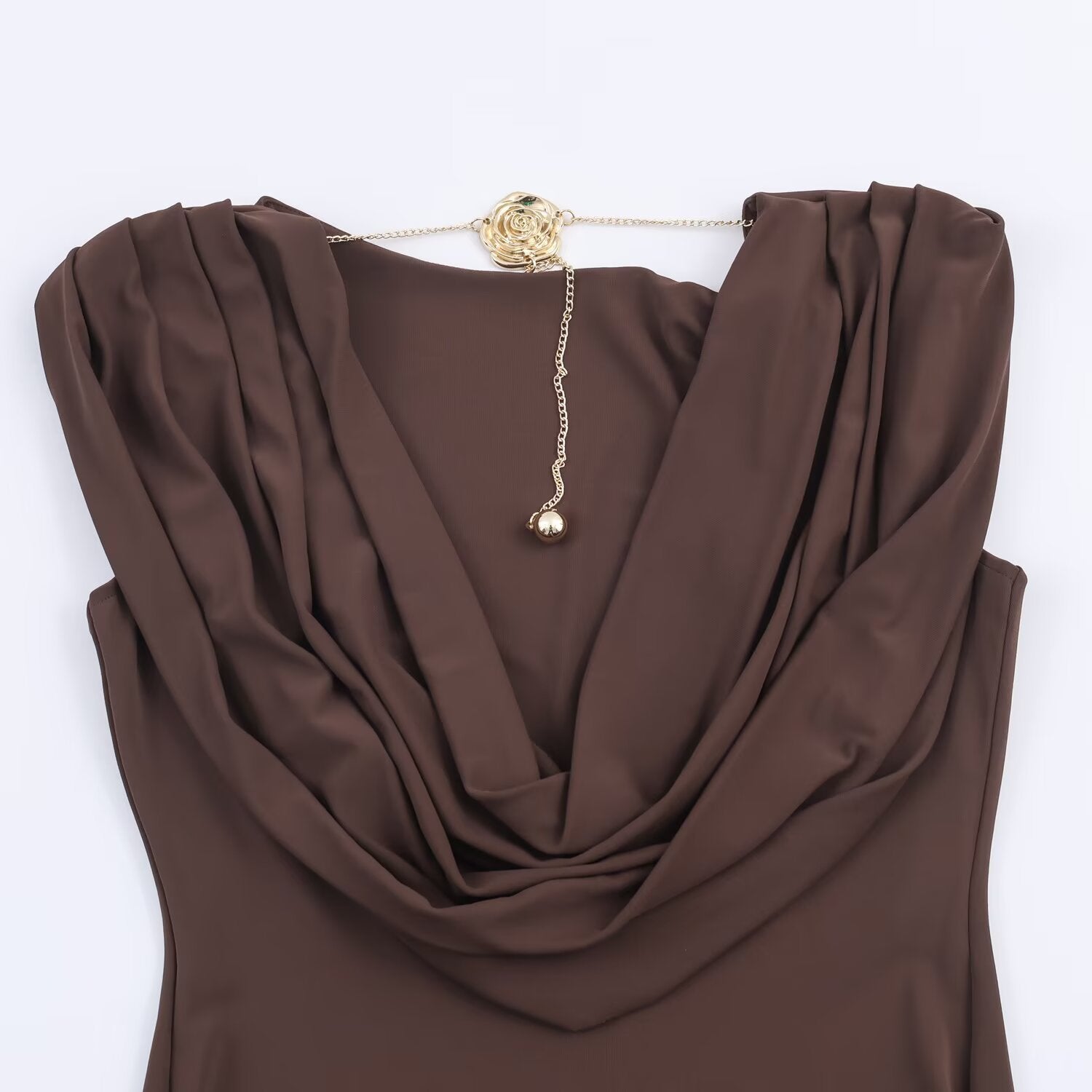 Robe longue sexy dos nu à chaînes